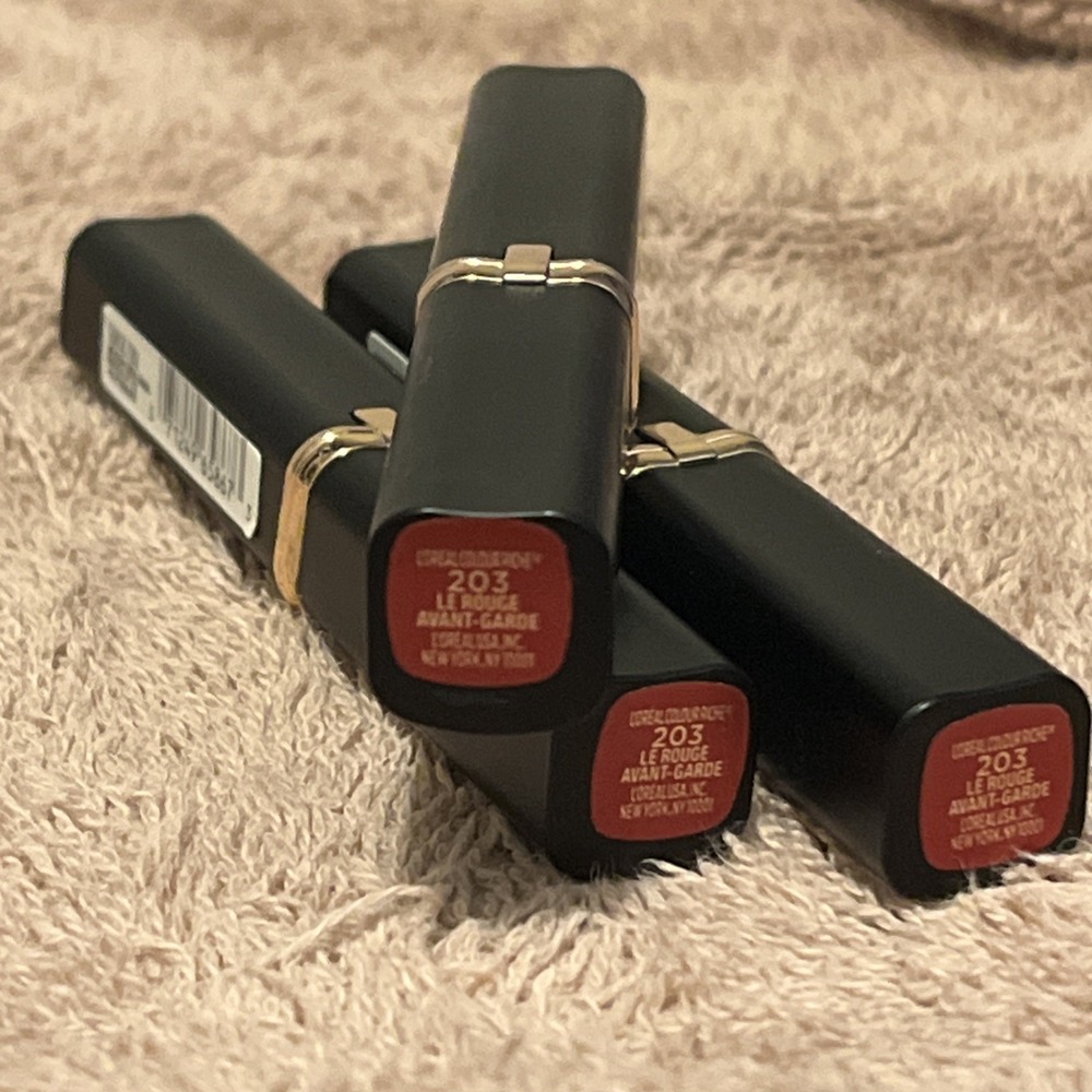 Loreal Color Riche Voluminous Matte Lipstick 203 Le Rouge Avant Garde Lot‎ of 3